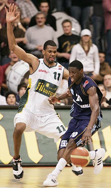 佩德罗接过 佩德罗接过