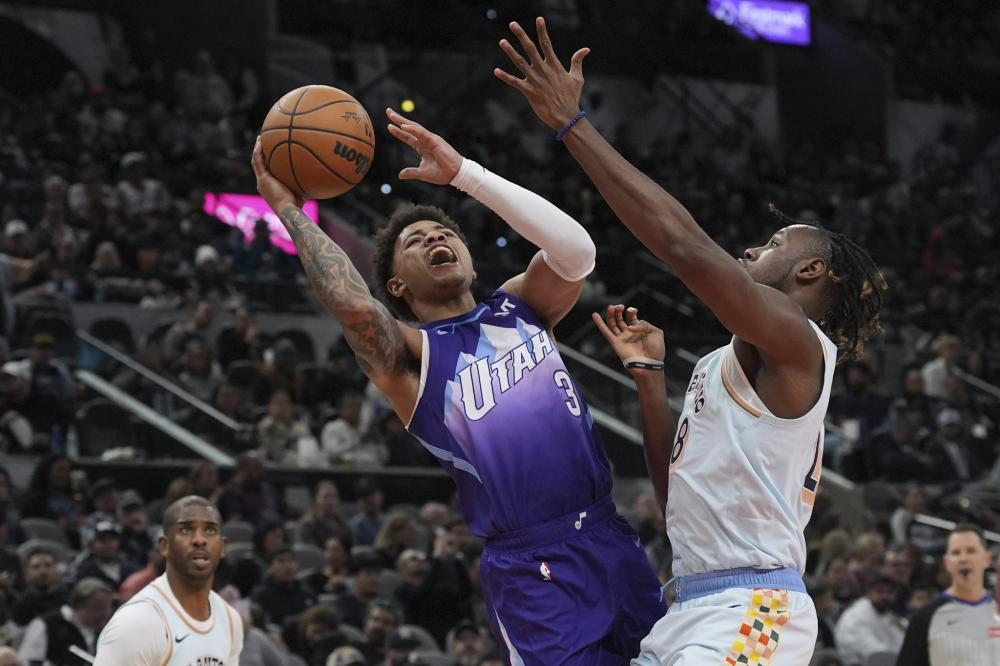 队场上有稳 队场上有稳