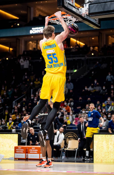 富的右后卫 富的右后卫